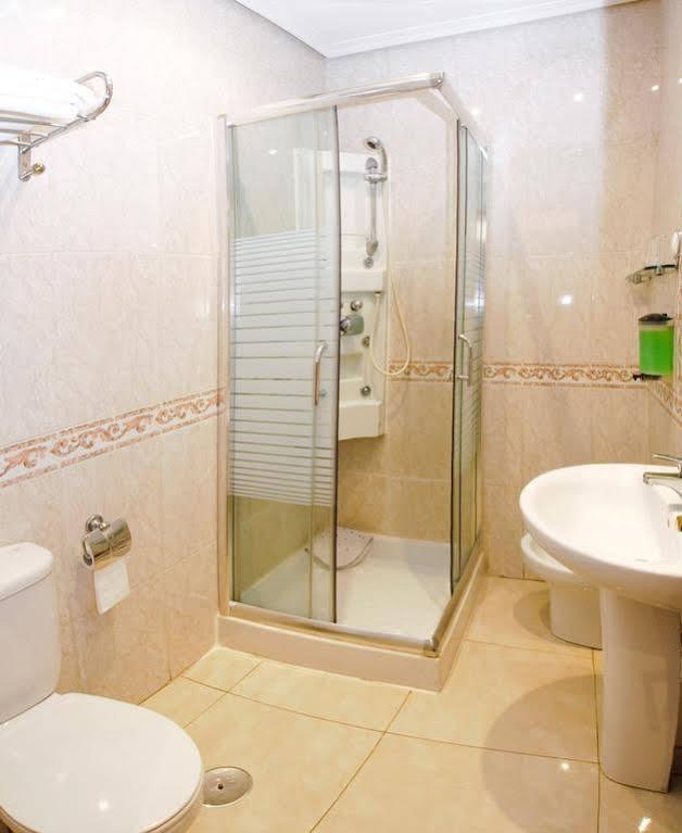 Hotel Toledo Plaza Extérieur photo