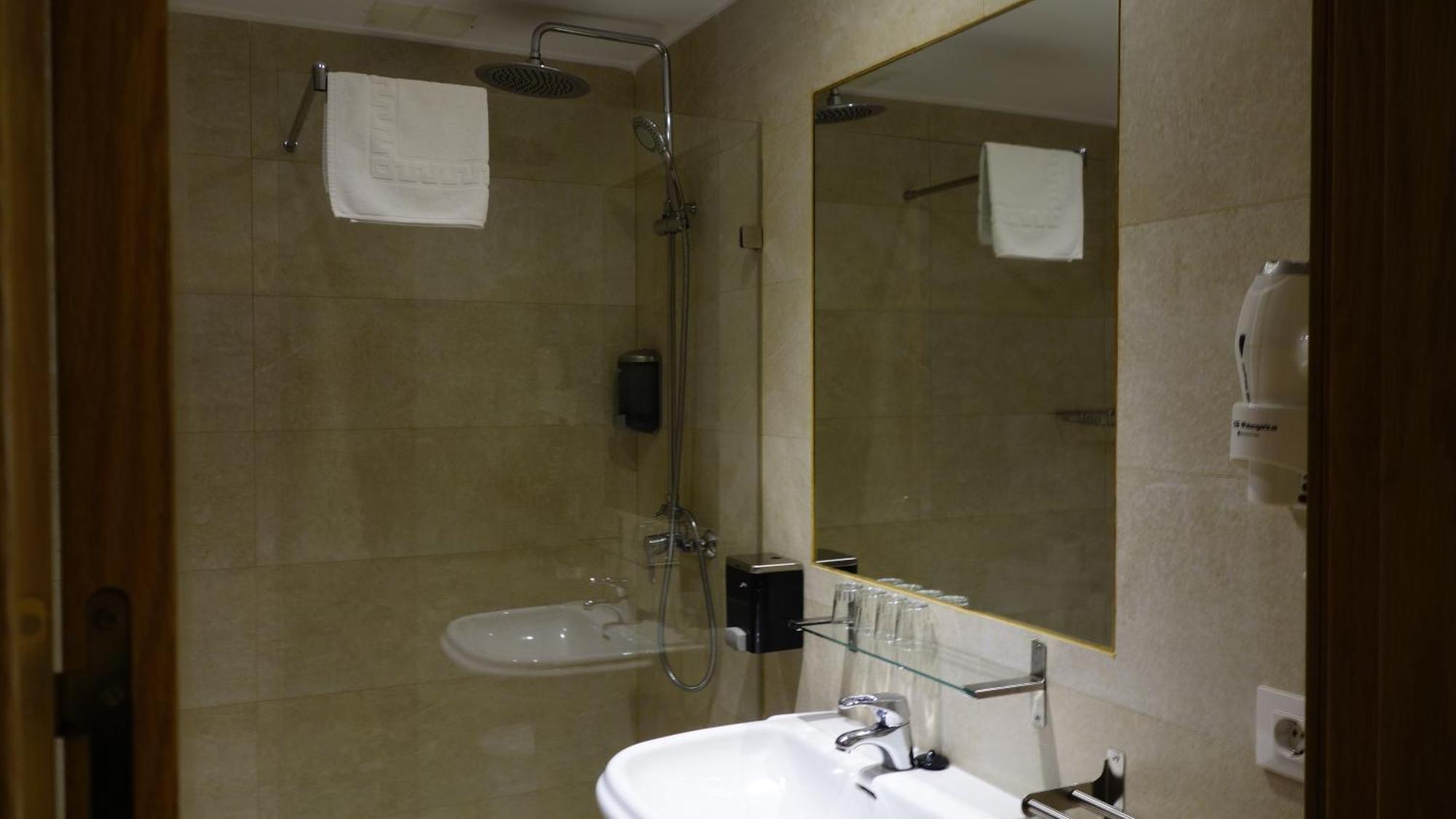 Hotel Toledo Plaza Extérieur photo