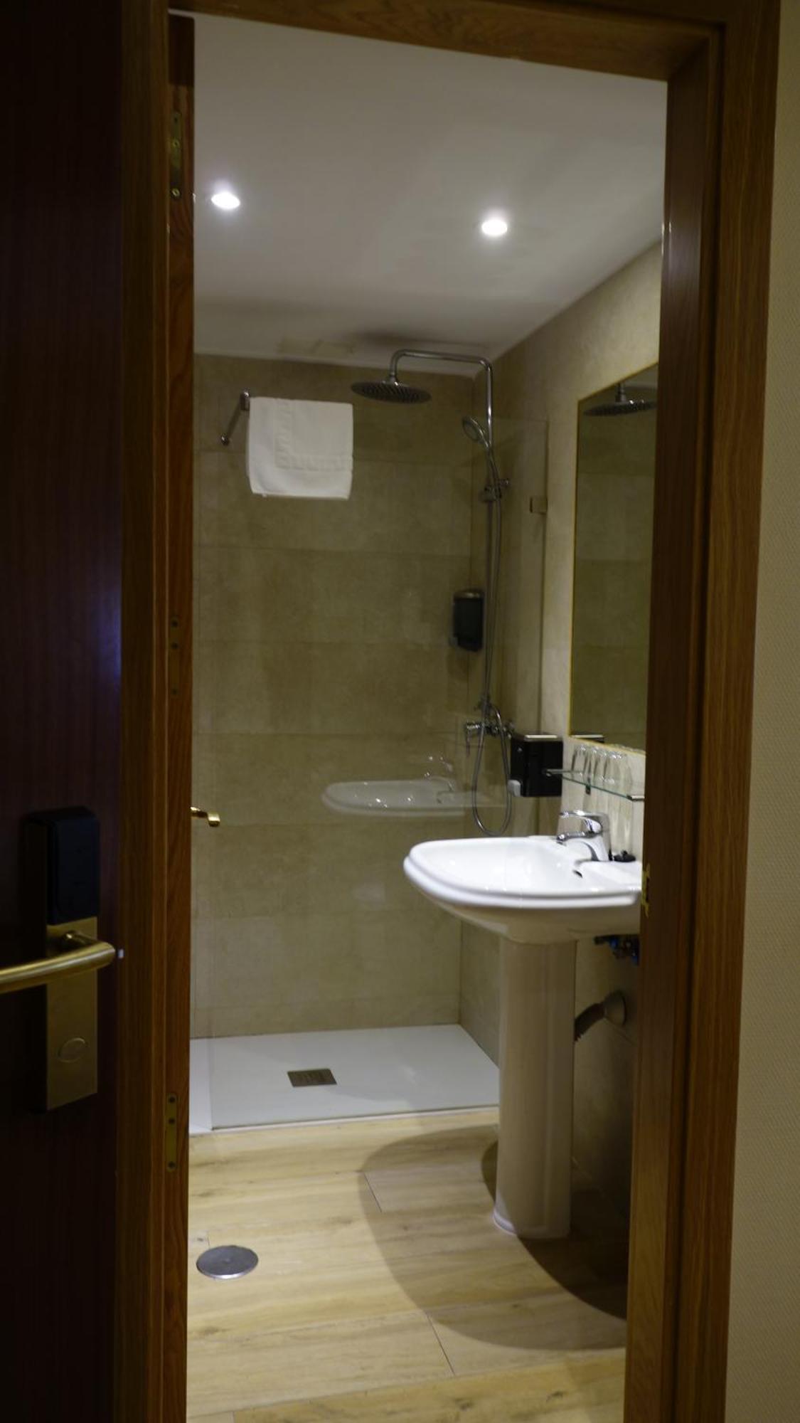 Hotel Toledo Plaza Extérieur photo