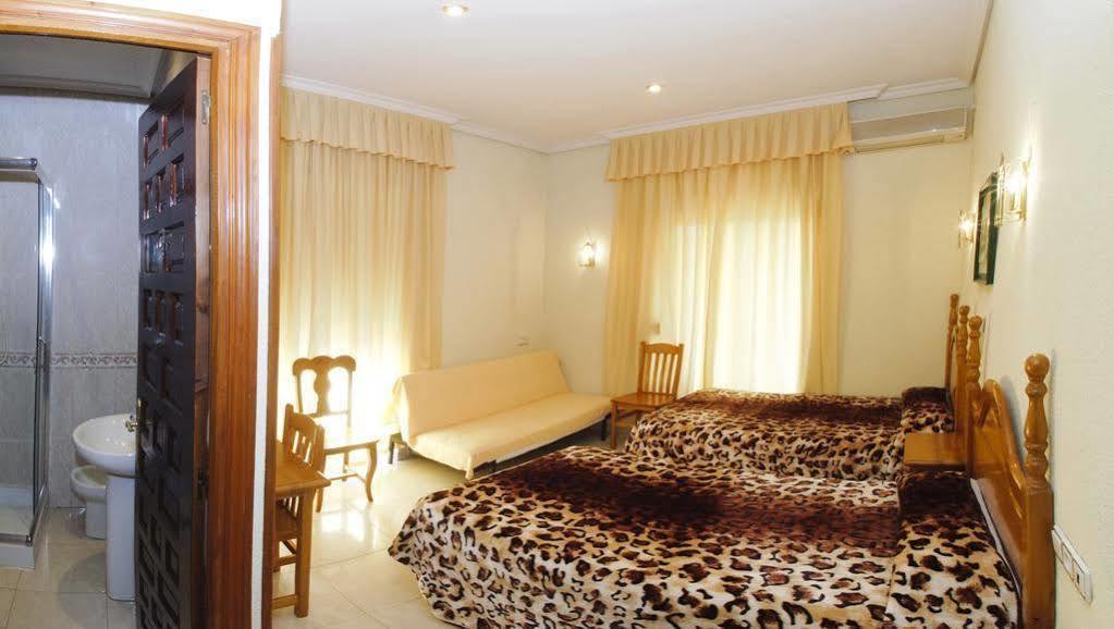 Hotel Toledo Plaza Extérieur photo
